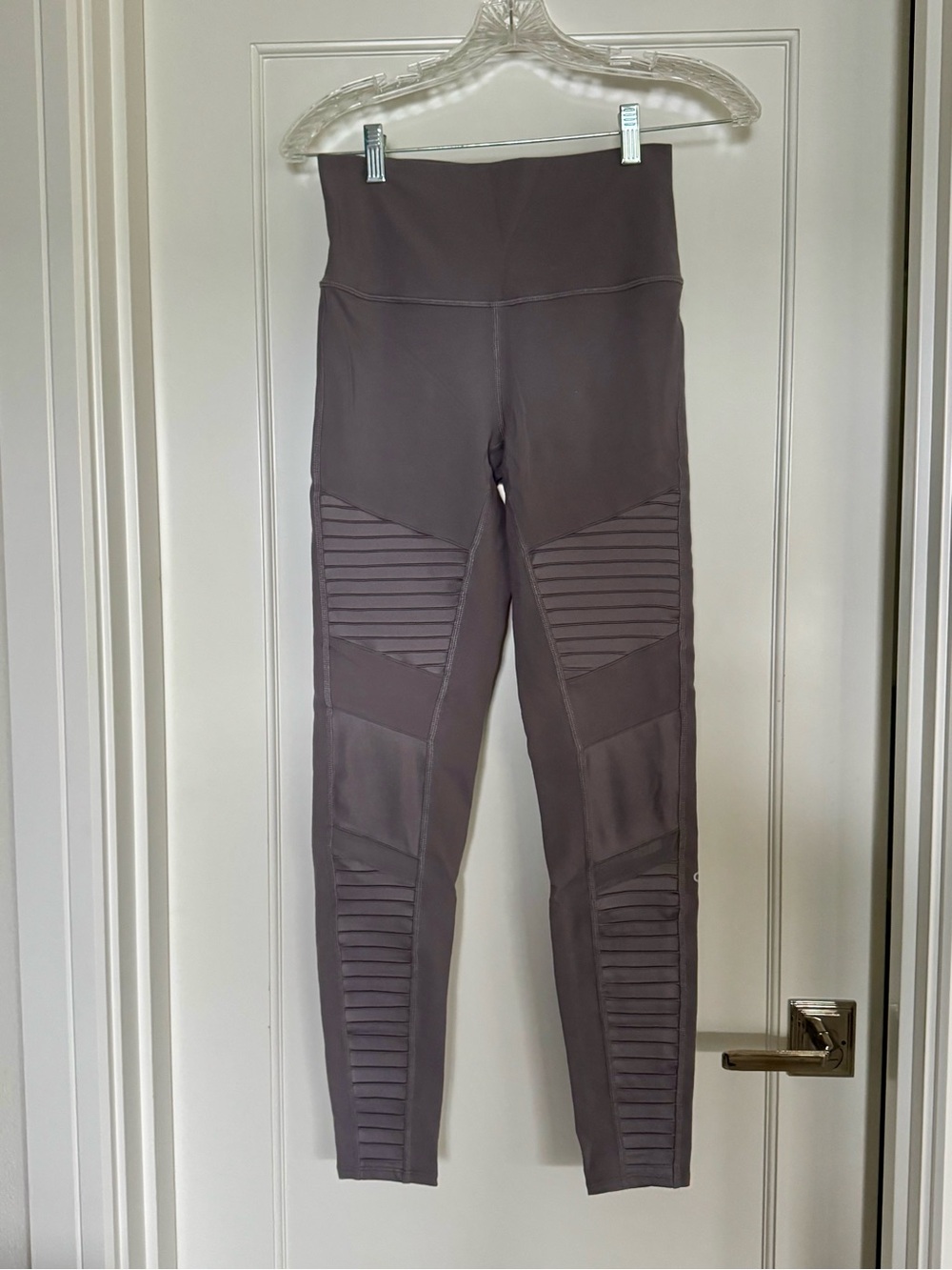 Alo Moto High-Waist Women’s Leggings in lilac